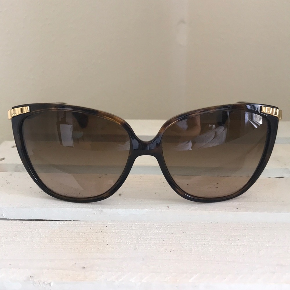 Dolce & Gabbana Cat Eye Sunglasses 🕶✨
